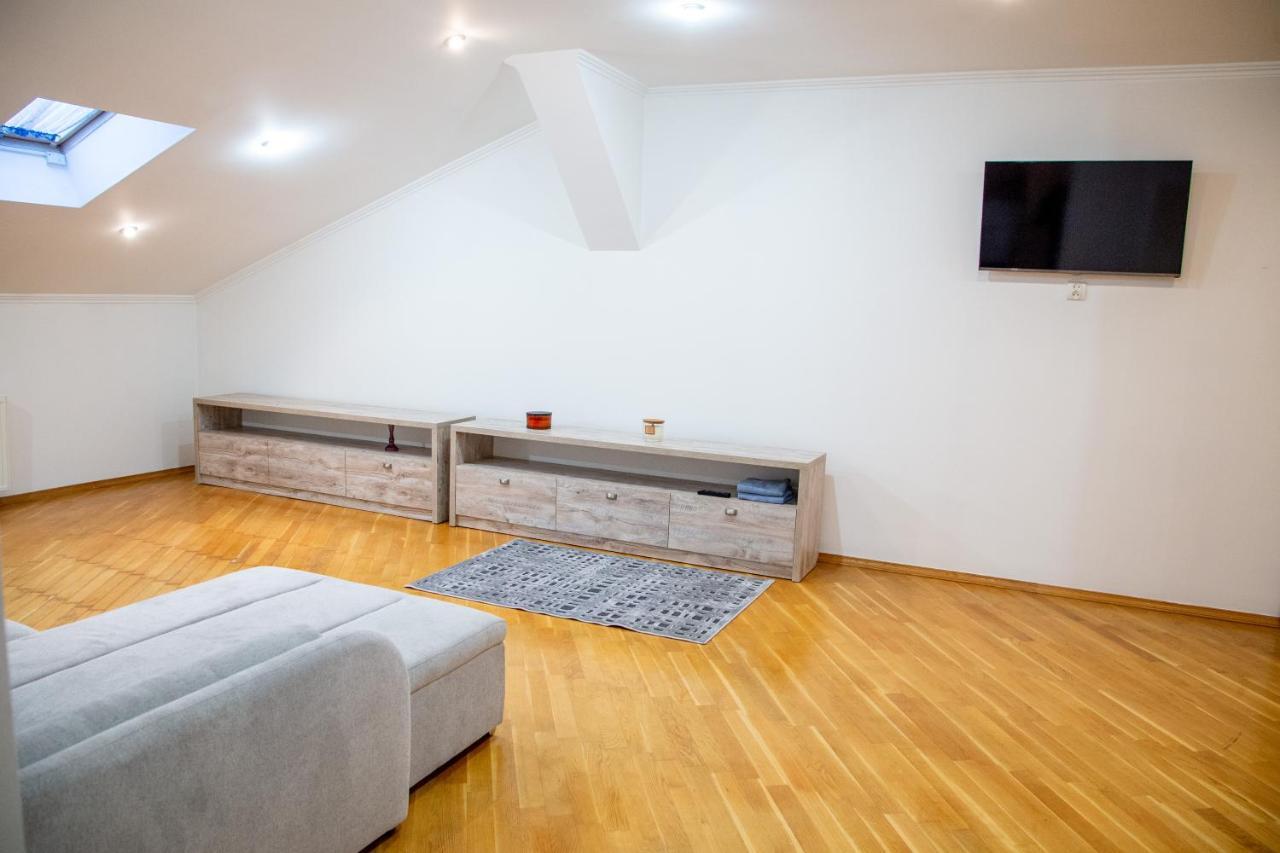 Apartment Kostyushka Lwów Zewnętrze zdjęcie