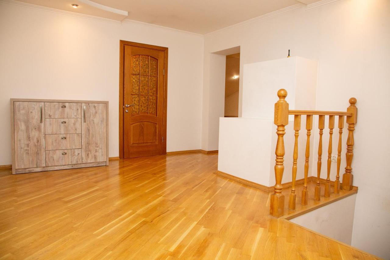 Apartment Kostyushka Lwów Zewnętrze zdjęcie