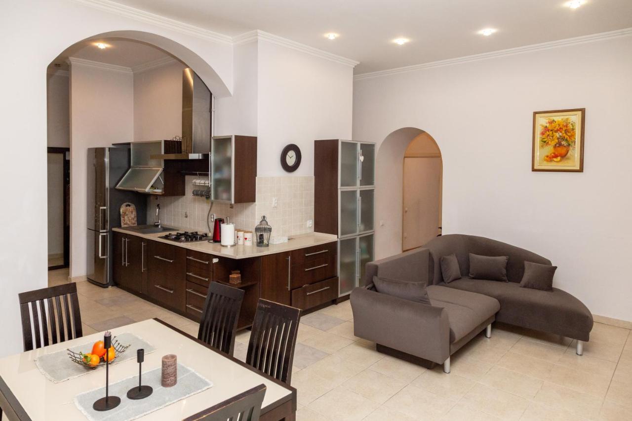 Apartment Kostyushka Lwów Zewnętrze zdjęcie