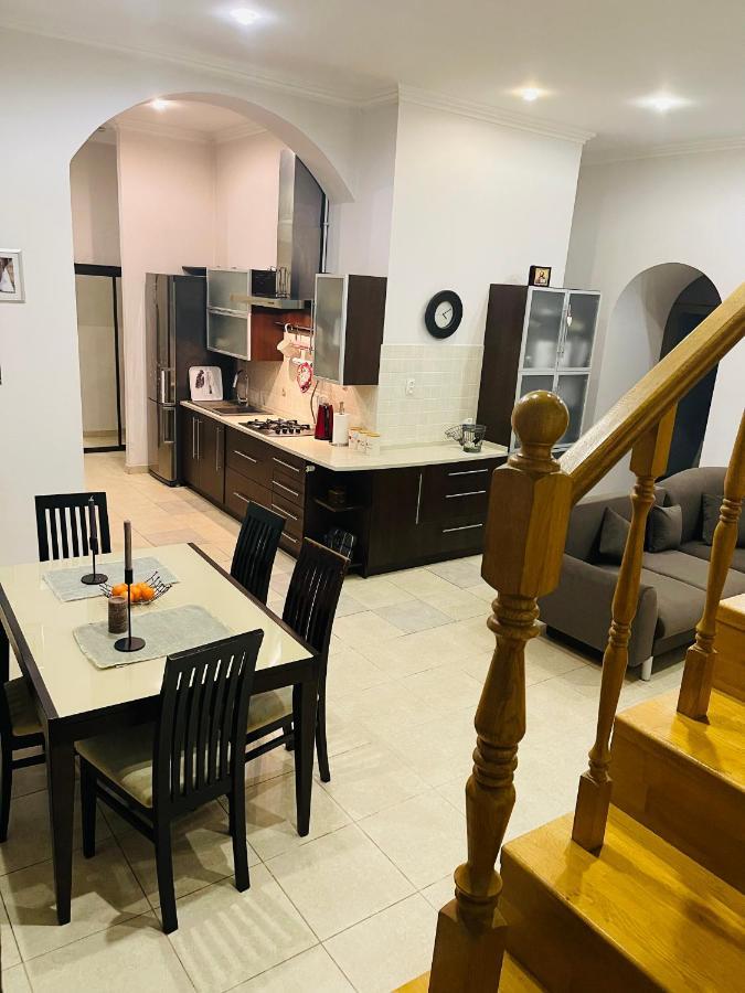 Apartment Kostyushka Lwów Zewnętrze zdjęcie