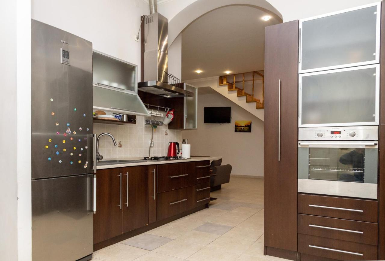 Apartment Kostyushka Lwów Zewnętrze zdjęcie