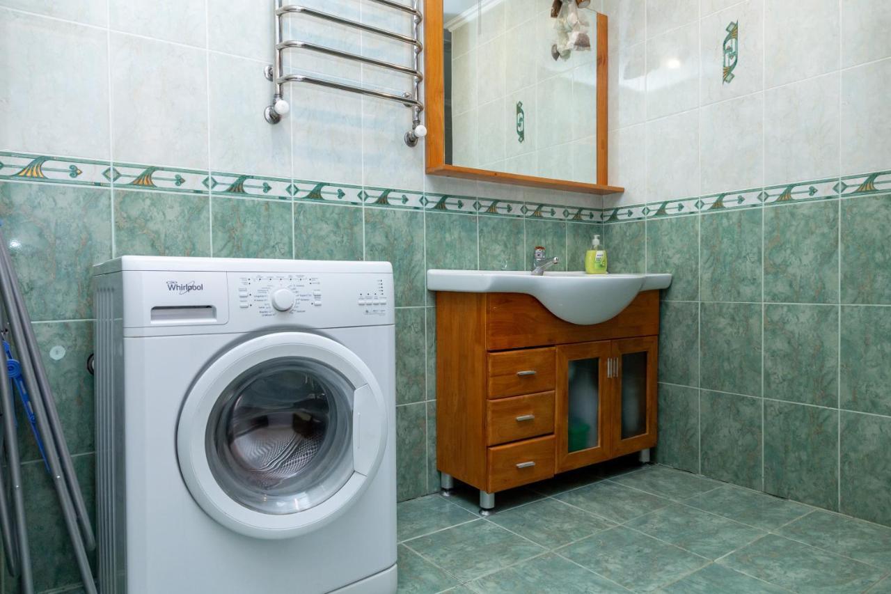Apartment Kostyushka Lwów Zewnętrze zdjęcie
